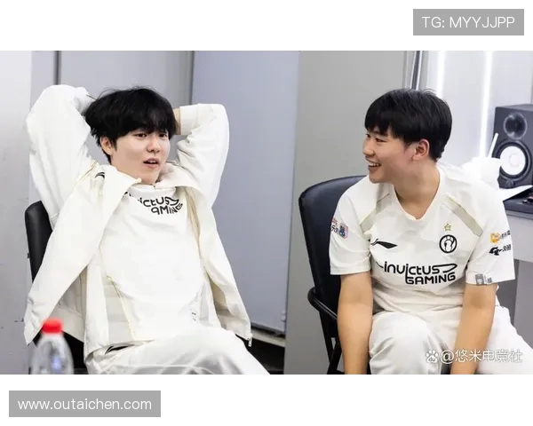 IG与BLG对决激战正酣 电竞赛场谁能笑到最后一刻 IG与BLG对决激战正酣 电竞赛场谁能笑到最后一刻