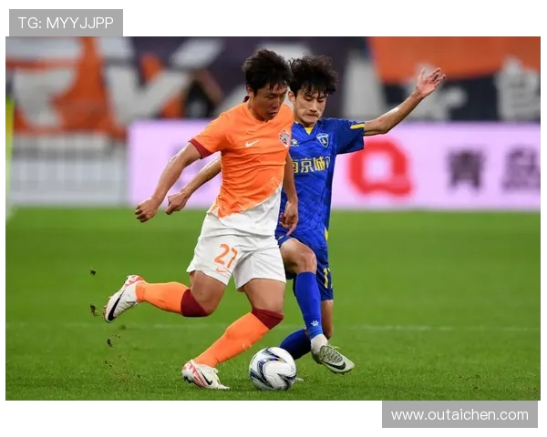 南京足球队与成都足球队赛后状态分析与表现评估