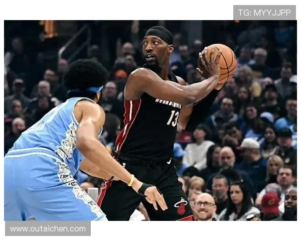 迈阿密热火迎战强敌冲击季后赛席位全力拼搏力争突破 迈阿密热火迎战强敌冲击季后赛席位全力拼搏力争突破