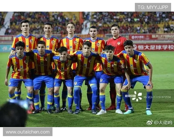 2017年恒大与东方足球队精彩对决回顾及赛季分析