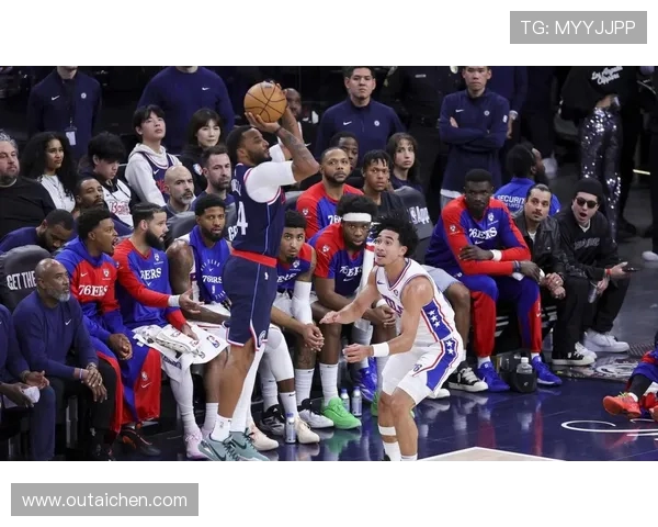 季后赛对决快船与开拓者谁能在激烈战斗中笑到最后 季后赛对决快船与开拓者谁能在激烈战斗中笑到最后